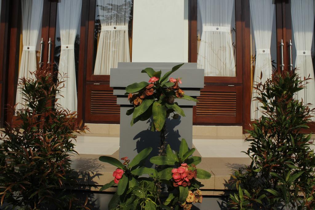 Hotel MaeMae Beach House Nusa Penida Zimmer foto