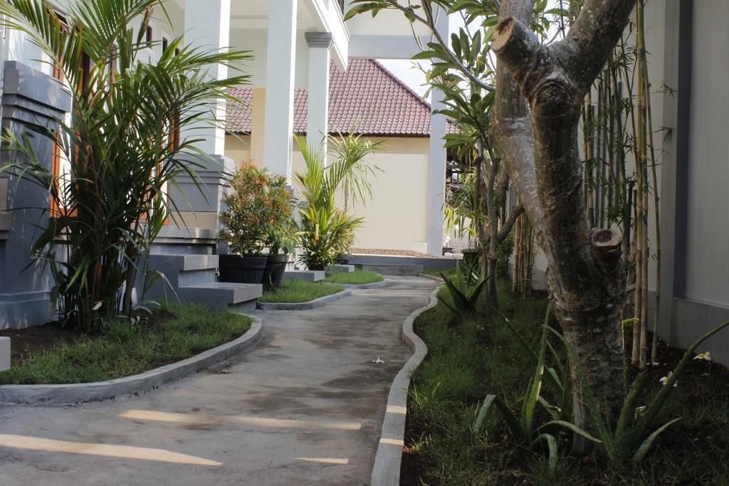 Hotel MaeMae Beach House Nusa Penida Zimmer foto