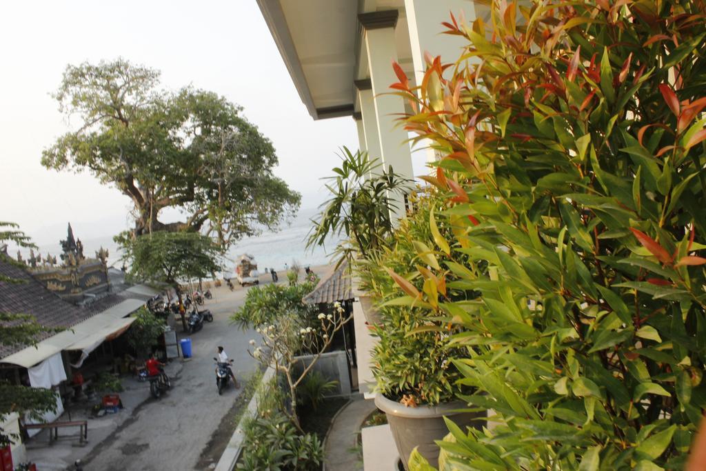 Hotel MaeMae Beach House Nusa Penida Zimmer foto
