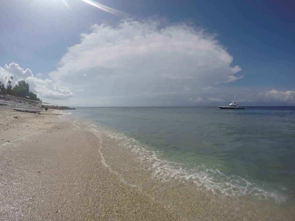 Hotel MaeMae Beach House Nusa Penida Exterior foto
