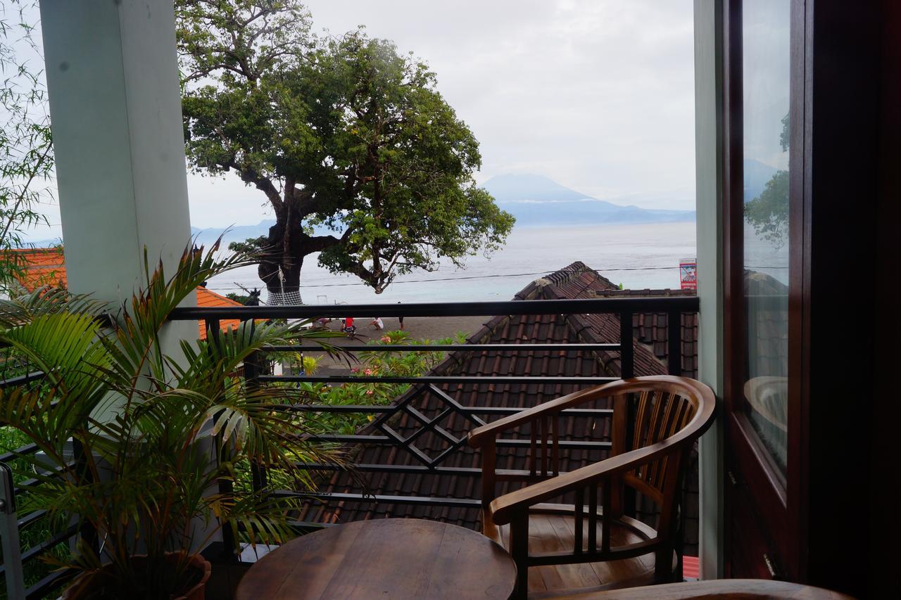 Hotel MaeMae Beach House Nusa Penida Exterior foto